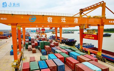 運河宿遷港2022年第10萬標箱今日起吊